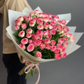 Букет кустовых роз