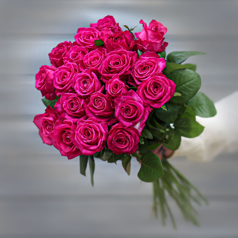 Букет из 19 малиновых роз (Россия) с лентой 60 см, букет из 19 малиновых роз (россия) с лентой 60 см