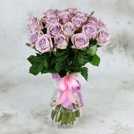 23 sirenevie rozi s lentoj Keniya 40 sm.