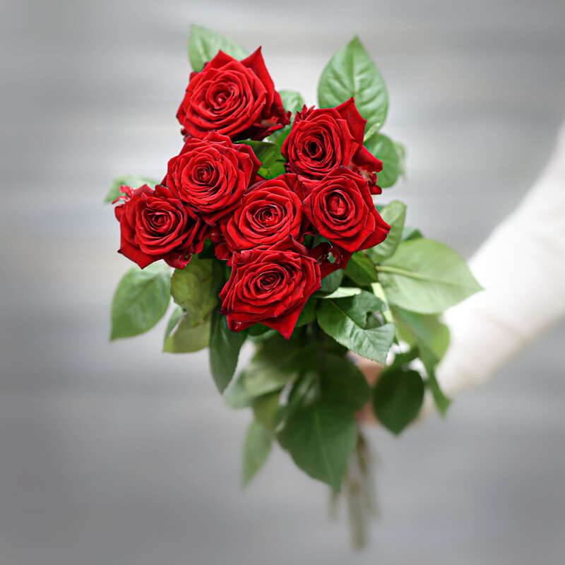 Букет из 7 красных роз (Россия) с лентой 60 см, букет из 7 красных роз (россия) с лентой 60 см