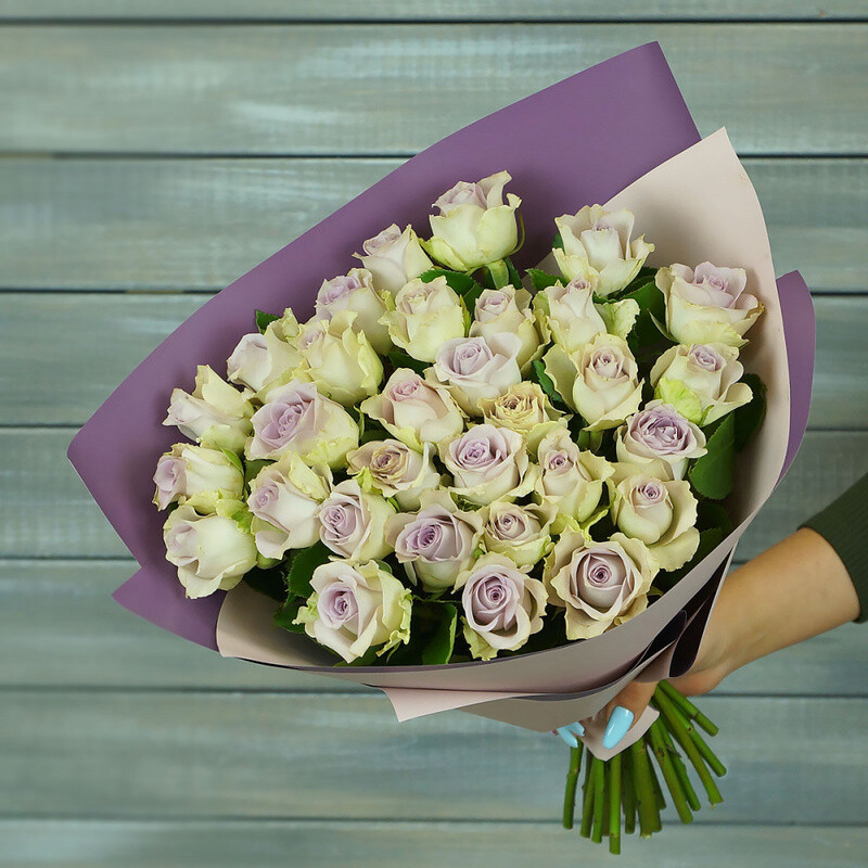 31 sirenevaya roza v upakovke Keniya 40 sm., standart