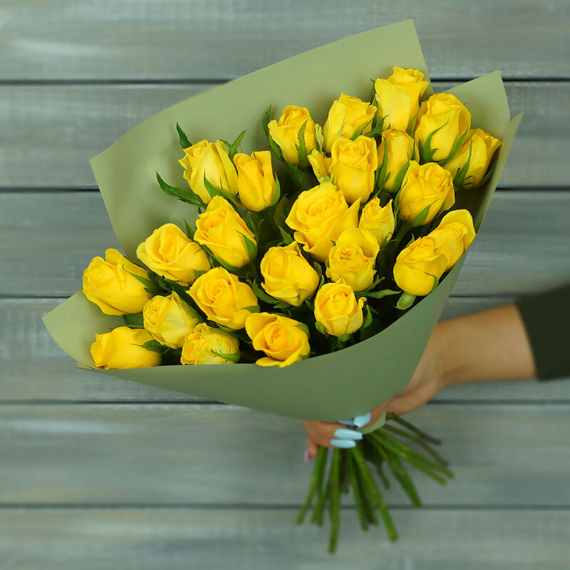 25 желтых роз в упаковке Кения 40 см., стандартный