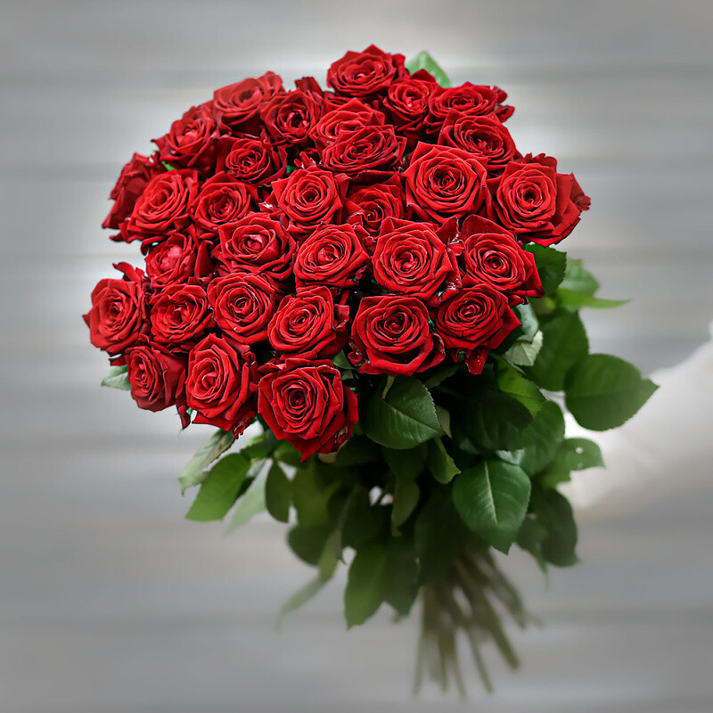 Букет из 25 красных роз (Россия) с лентой 60 см, букет из 25 красных роз (россия) с лентой 60 см