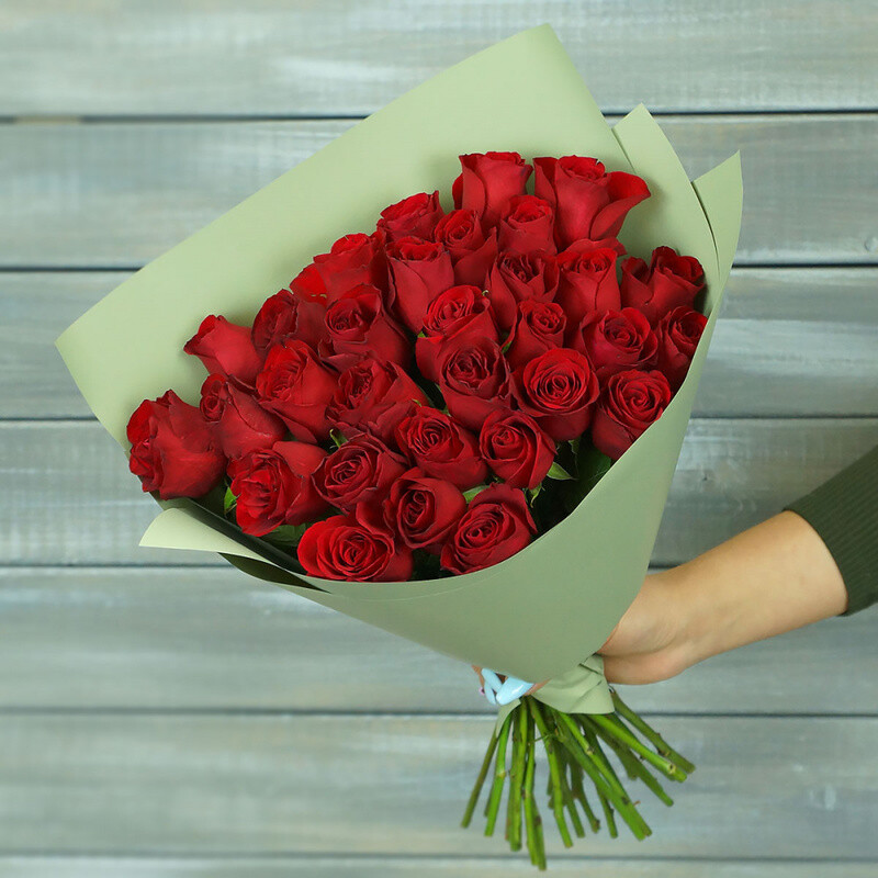 31 krasnaya roza v upakovke Keniya 40 sm., standart