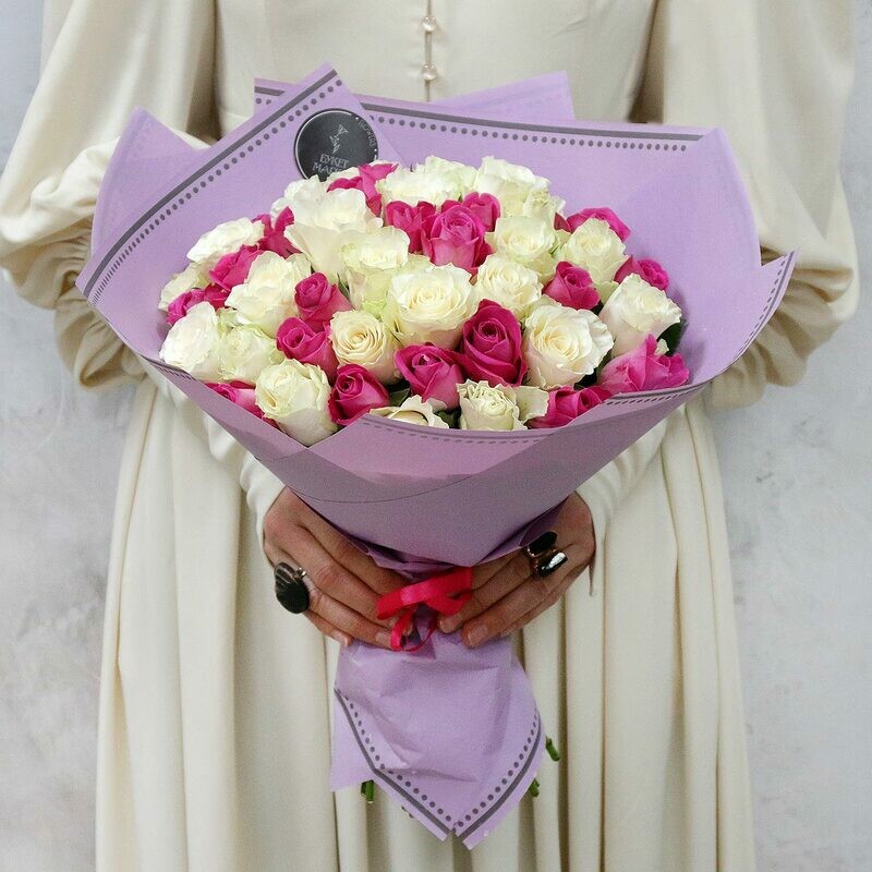 Букет из 51 розы - Нежное суфле Кения 40 см., стандартный