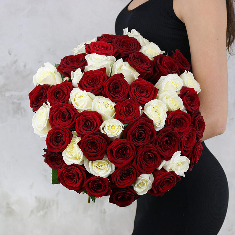 Букет из 51 красной и белой розы Россия 60 см., букет из 51 красной и белой розы россия 60 см.