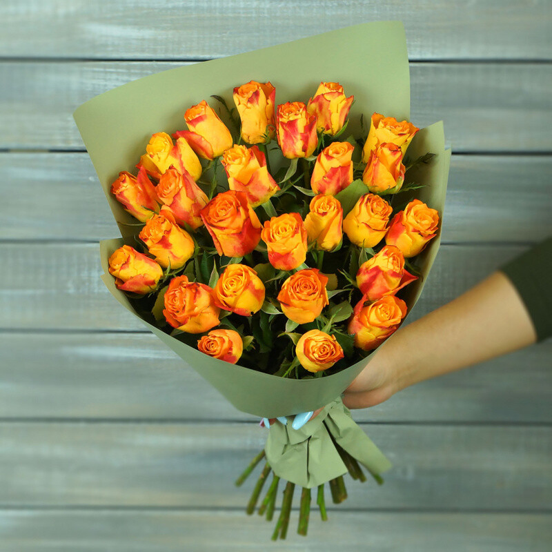 25 оранжевых роз в упаковке Кения 40 см., стандартный