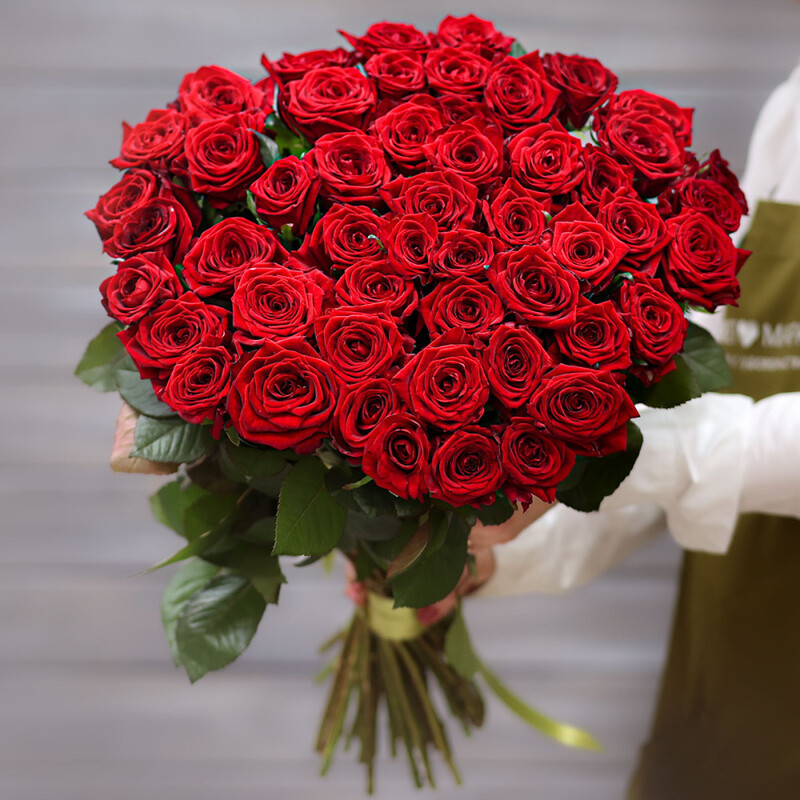 Букет из 51 красной розы (Россия) с лентой 60 см, букет из 51 красной розы (россия) с лентой 60 см