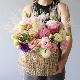 Задумчивая эустома