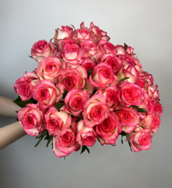 Buket iz 41 roz "Dzhumiliya" 50 sm