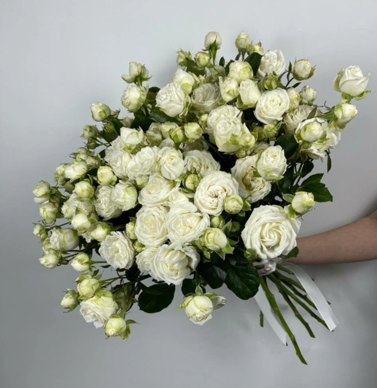 Букет из 9 кустовых роз "Мисс Баблз" кремового цвета 70 см, букет из 9 кустовых роз "мисс баблз" кремового цвета 70 см