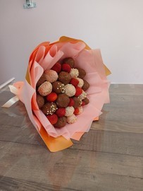 Bouquet of strawberries in chocolate