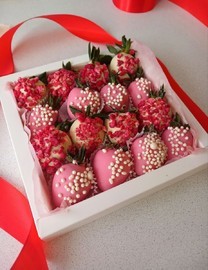Set of strawberries in white chocolate