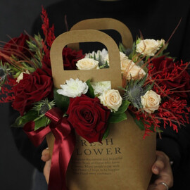 Сумочка с красными розами "Kraft"