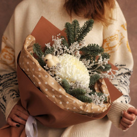 Buket s hrizantemoj «Privet zima»