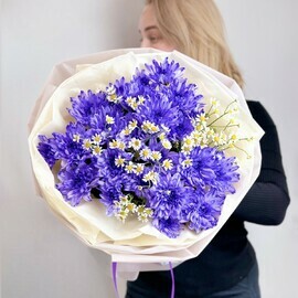 Bouquet of chrysanthemums and daisies