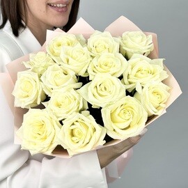 Букет из 15 белых россииских роз 50 см
