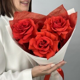 Букет из 3 красных французских роз