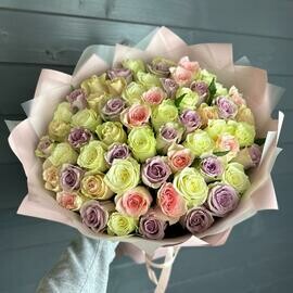 Nezhnij buket iz 51 kenijskoj rozi