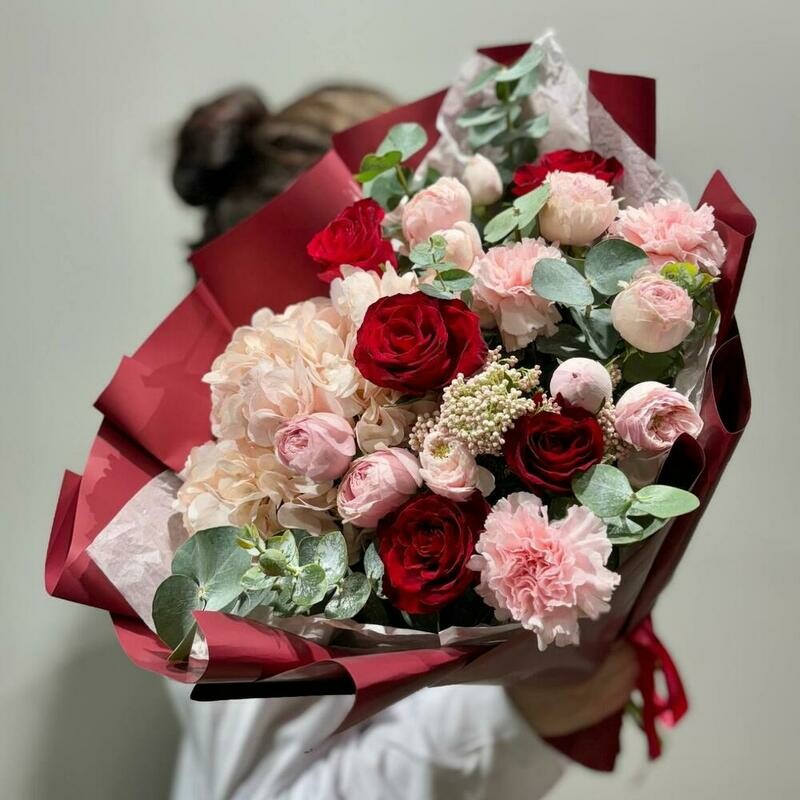 Avtorskij buket: Gortenziya | Pionovidnaya roza, standart