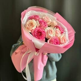 Sbornij buketik s 11 rozami