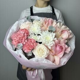 Roza i gvozdika buket