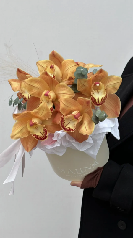 Рыжие орхидеи в коробке, стандартный