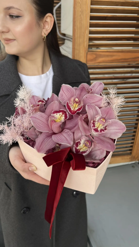 Сердечко розовых орхидей, розовые орхидеи