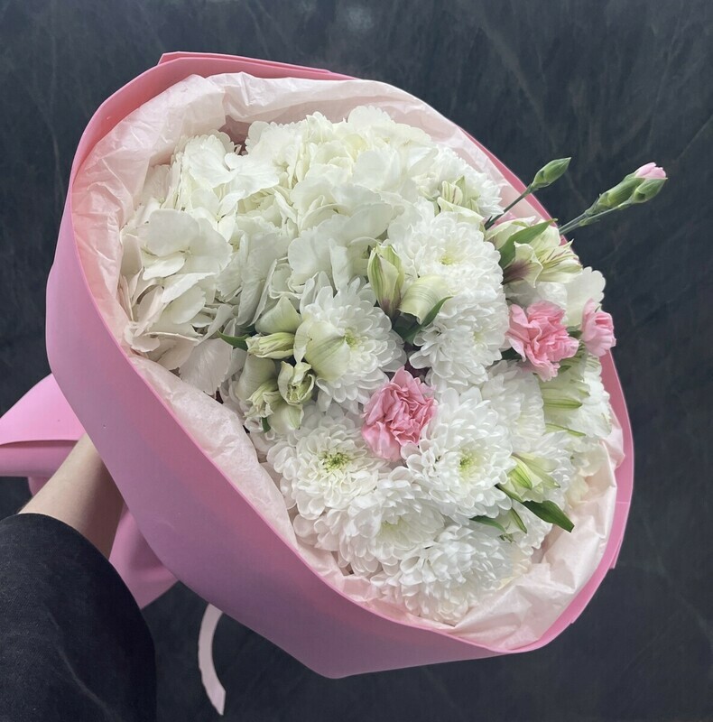 Букет из гортензий, хризантем, альстромерий и кустовых диантусов, стандартный