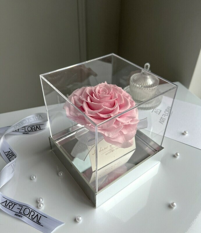 Вечная розовая роза в форме сердца в кубе, 1 розовая роза