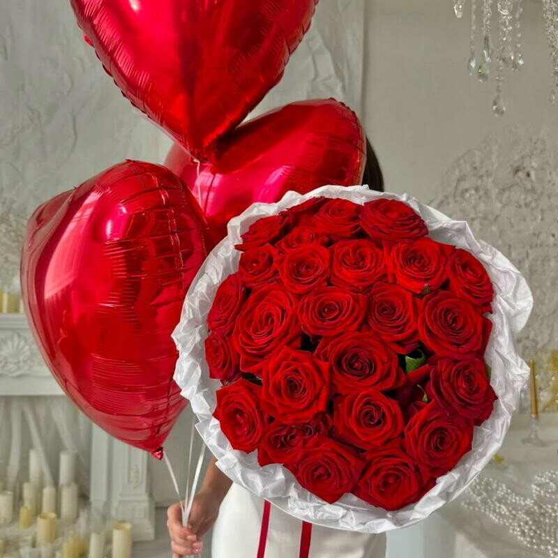 Подарочный набор: букет красных роз + 3 шара сердце  Размер М (СРЕДНИЙ), стандартный