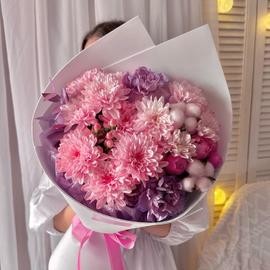 Авторский букет: пионовидные розы, диантус, хризантема, эвкалипт