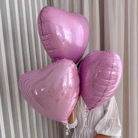 Set iz tryoh rozovih sharov serdtce s geliem