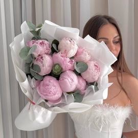 Bouquet of pink peonies 9 pieces with eucalyptus Size S
