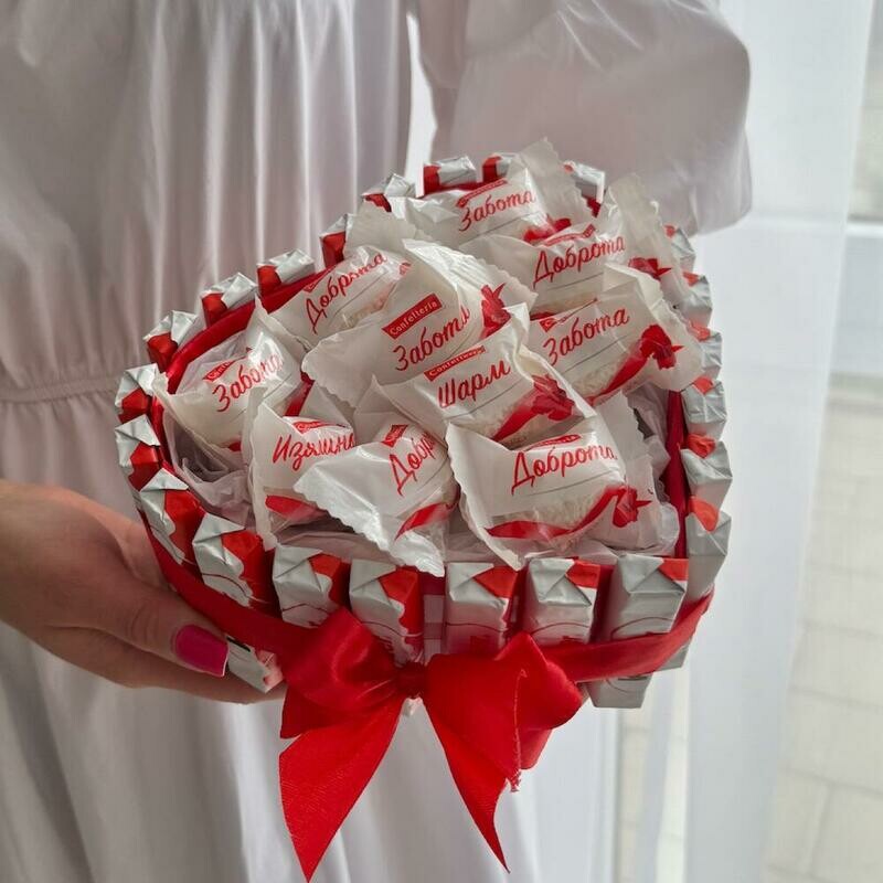 Коробочка сердце  со сладостями размер S, стандартный