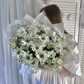 Avtorskij buket romashek