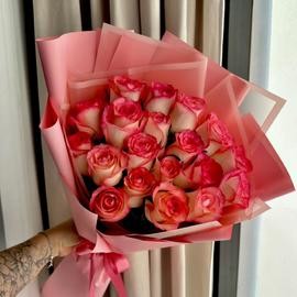 Дизайндық қаптамада 19 раушан гүлі