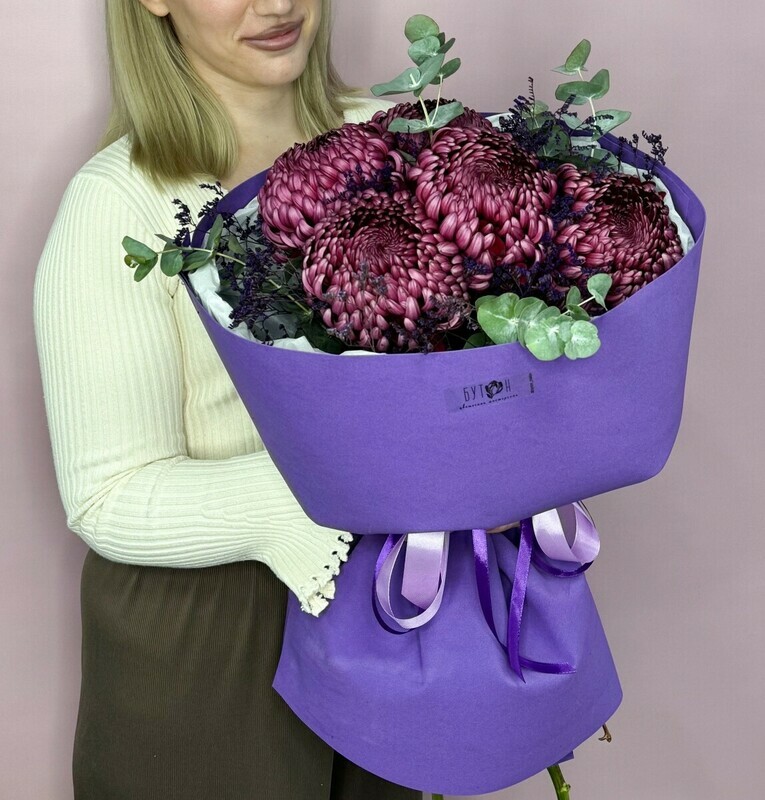 Buket iz fioletovih hrizantem bigudi, standart