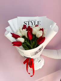 Buket iz krasno-belih tyul_panov