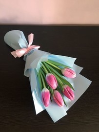 Розовые тюльпаны