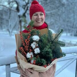 Букет из нобилиса кипариса хлопка и илекса