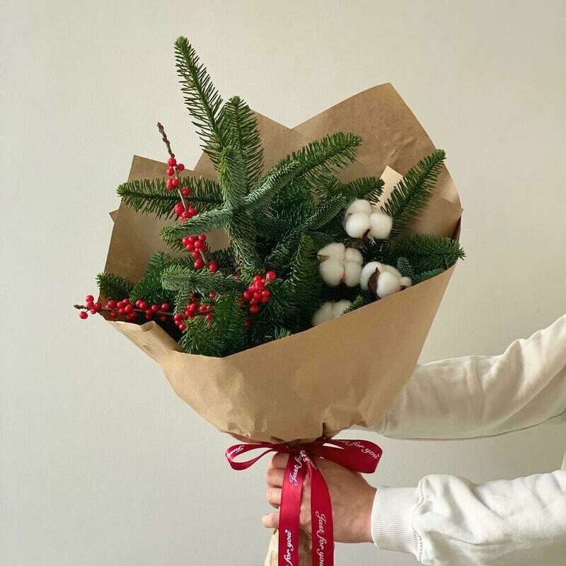 Букет с нобилисом, хлопком и илексом "Новогодний", стандартный