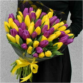 Букет из тюльпанов микс 51 шт