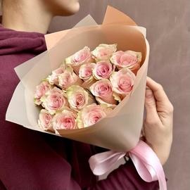 15 розовых роз