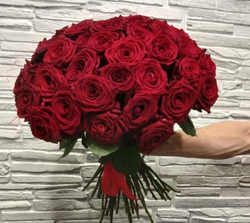 Buket 51 roza Red Naomi, luxe