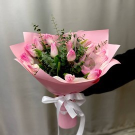 Букет тюльпанов с эвкалиптом