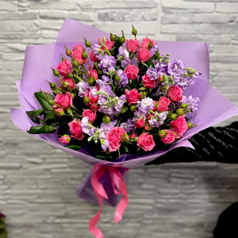 Buket iz Kustovih roz i Mattioli, standart