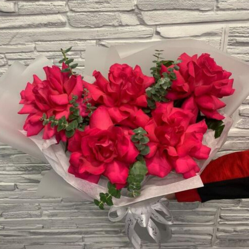 Buket iz frantcuzskih aromatnih roz, standart