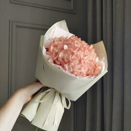 Стильный букет из гортензии