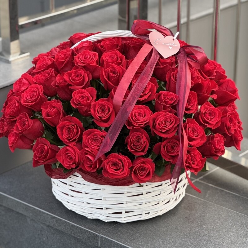 Корзина из 101 красной розы Фридом, корзина из 101 красной розы фридом